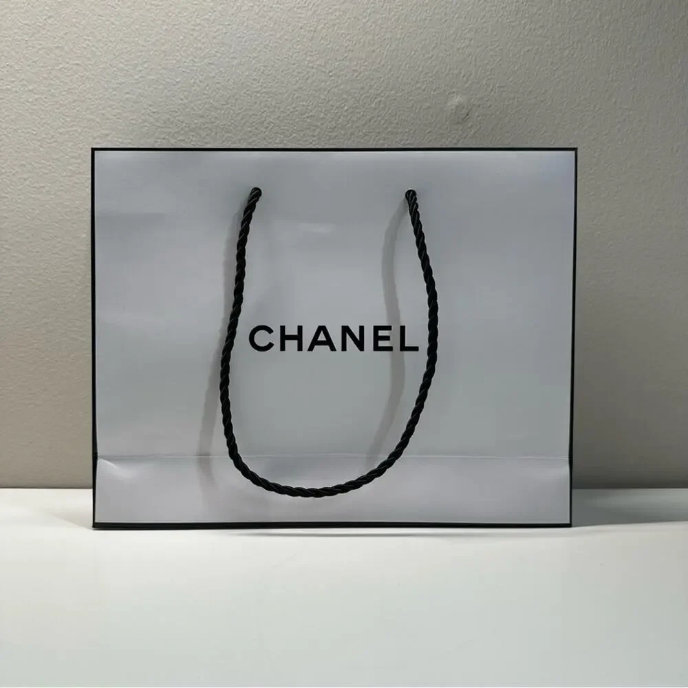 Chanel | Gift Bag | White/Black | W10 x H7.75 x D3 Inch